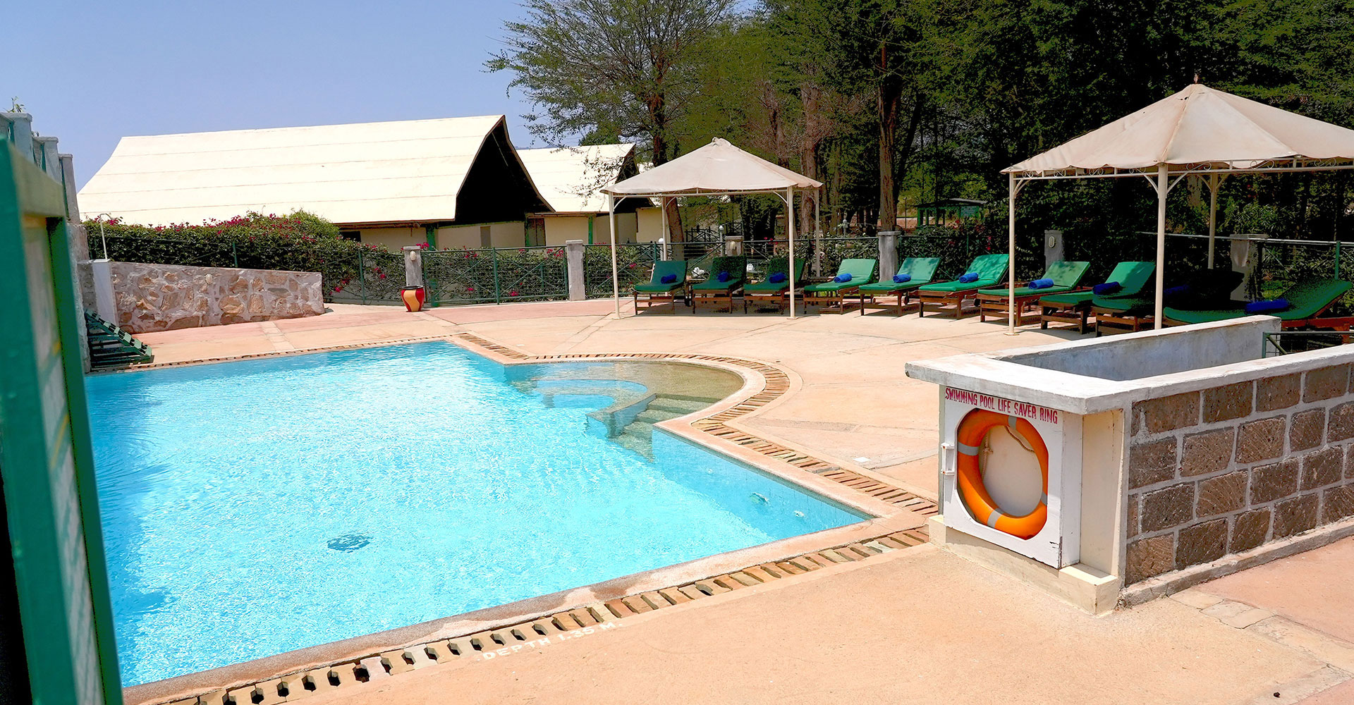 Read more about the article 3 Days  Tsavo East & Tsavo West Safari – Staying at Manyatta Camp